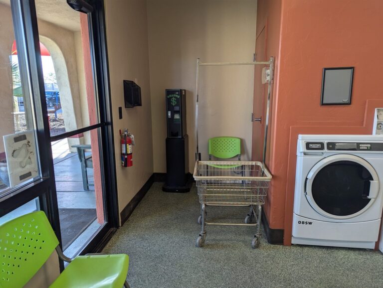 PXL 20241220 225441956 768x578